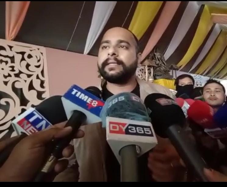 উপস্থিত জনতা ক্ষোভ