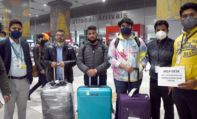 ইউক্রেইনৰ প্রতিবেশী চাৰি দেশৰ সীমান্তৰে ভাৰতীয়সকলক উদ্ধাৰ কৰিবলৈ সক্রিয় কেন্দ্র 1 ইউক্রেইনৰ প্রতিবেশী চাৰি দেশৰ সীমান্তৰে ভাৰতীয়সকলক উদ্ধাৰ কৰিবলৈ সক্রিয় কেন্দ্র