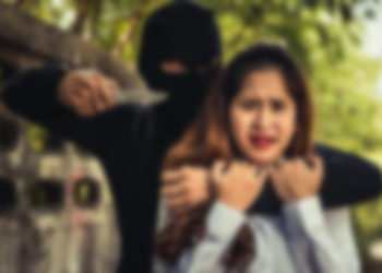 নুনমাটিত দুৰ্বৃত্তৰ আক্ৰমণ; ডিঙি কাটি লৈ গল ধন-ফোন