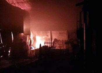 কাঠৰ গুদামত ভয়াৱহ অগ্নিকাণ্ডত তেলেঙ্গানাত শুই থকা অৱস্থাতে মৃত্যু ১১ শ্রমিকৰ