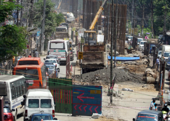 মালিগাঁৱৰ নিৰ্মীয়মাণ উৰণীয়া সেতুৰ খুঁটাত চিপ লোৱা অৱস্থাত মৃতদেহ উদ্ধাৰ