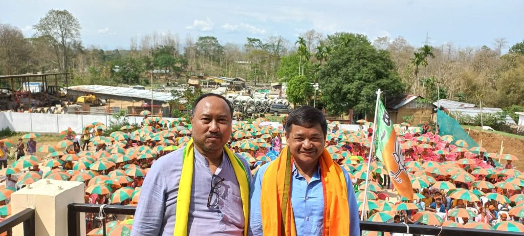 ২০৬৫টা পৰিয়ালে ক্ৰমে কংগ্ৰেছ, এপিএইছএলচি আৰু অগপ দল ত্যাগ কৰি বিজেপি দলত যোগদান কৰে