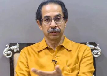 কাৰ কাপোৰ বেছি গেৰুৱা তাক লৈ তেওঁলোকৰ মাজত প্রতিযোগিতা চলে : বিজেপি-এমএনএছক আক্রমণ উদ্ধৱ থাকৰেৰ