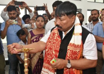 বোকাখাতৰ বিহৰা আৰু হাতীখুলি চাহ বাগিচাত দুখনকৈ উচ্চ মাধ্যমিক বিদ্যালয়ৰ শুভ উদ্বোধন কৰে মন্ত্ৰী অতুল বৰাইঃ
