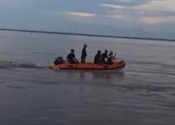 ধুমুহা-বৰষুণৰ ফলত দুৰ্ঘটনাত পতিত এখন নাওঁ, শিশুসহ তিনি গৰাকীৰ মৃত্যুঃ