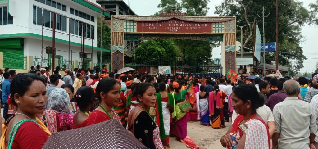 ১৬৪ গৰাকী প্ৰাৰ্থীৰ মনোনয়ন পত্ৰ দাখিল