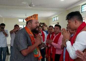 ডিফুত মন্ত্ৰী পিযুষ হাজৰিকাৰ উপস্থিতিত প্ৰায় ছয় শতাধিক বিজেপিত যোগদান