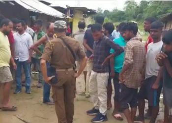 লোমহৰ্ষক হত্যাকাণ্ড: একে পৰিয়ালৰ তিনি সদস্যক নৃশংস হত্যা