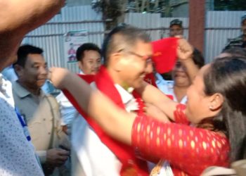 কাৰবি আংলং স্বায়ত্তশাসিত পৰিষদৰ সিংহাসন পৰিষদীয় সমষ্টিৰ বিজেপিৰ প্ৰাৰ্থী অমৰছিং তিচ’ৰ বিজয়