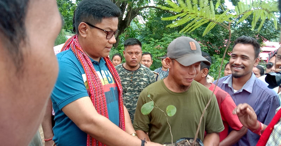 স্বায়ত্তশাসিত পৰিষদৰ প্ৰধান সচিব মুকুল কুমাৰ শইকীয়া