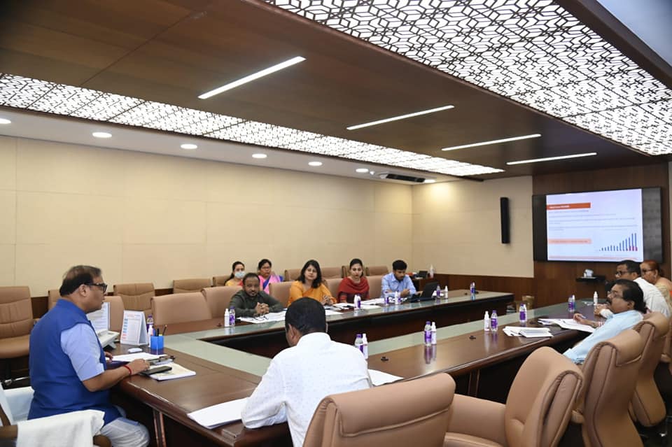 গৃহ নিৰ্মাণ আৰু অন্যান্য নিৰ্মাণ শ্ৰমিকৰ কল্যাণ সন্দৰ্ভত গুৰুত্বপূৰ্ণ বৈঠক মুখ্যমন্ত্ৰীৰ: