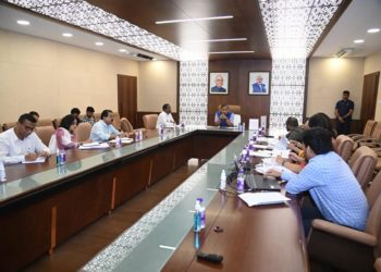 গৃহ নিৰ্মাণ আৰু অন্যান্য নিৰ্মাণ শ্ৰমিকৰ কল্যাণ সন্দৰ্ভত গুৰুত্বপূৰ্ণ বৈঠক মুখ্যমন্ত্ৰীৰ: