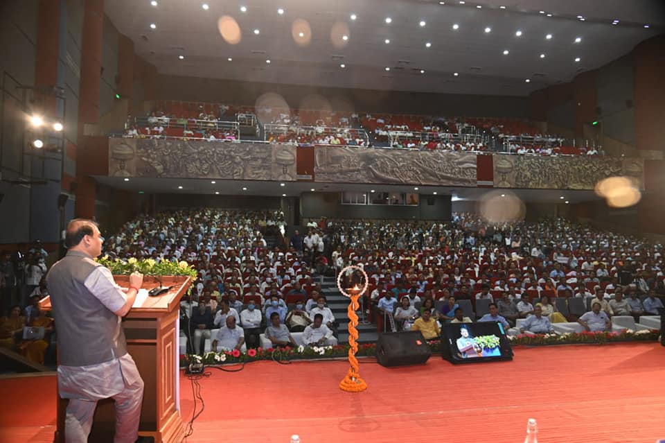 আনুষ্ঠানিকভাৱে সাহায্য প্ৰদান মুখ্যমন্ত্ৰীৰ