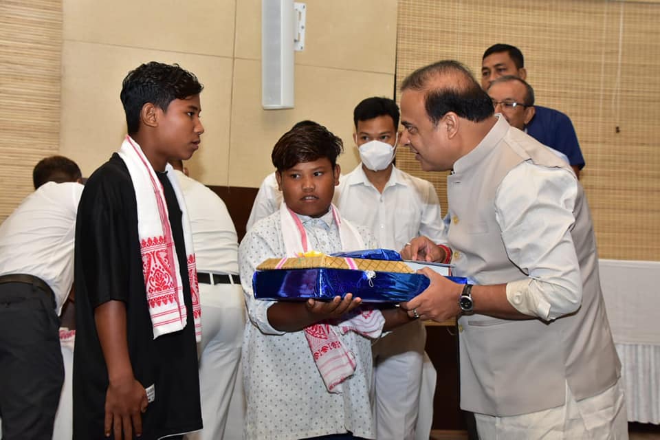 মুখ্যমন্ত্ৰী শিশু সেৱা আঁচনি
