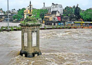 গুগুজৰাটত প্রবল বৰষুণত মৃত্যু ৬৪ জনৰ