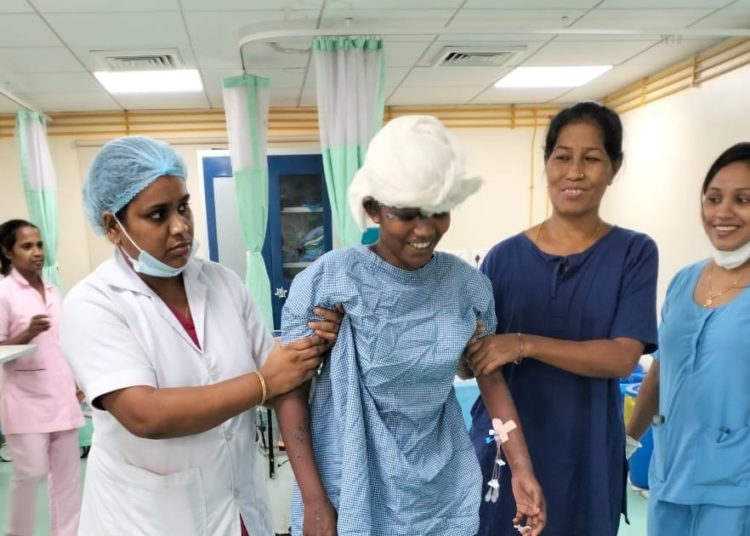 সুস্থ হৈ মইনা নায়ক, GMCHৰ আই চি ইউত খোজ কাঢ়িছে কলঘৰৰ মেচিনত সোমোৱা মইনাই
