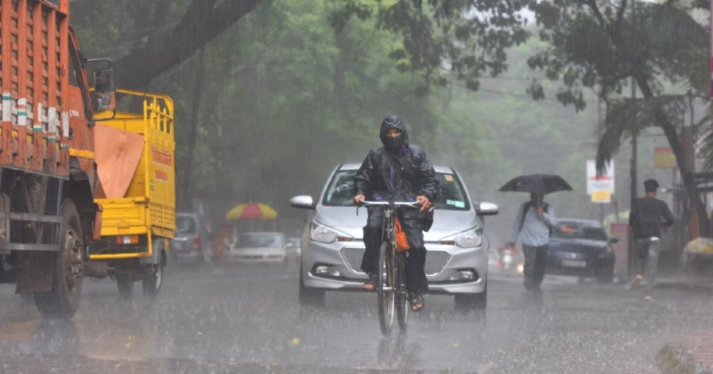 বৰষুণত বিপর্যস্ত মহাৰাষ্ট্ৰ