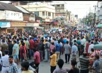 শিলচৰৰ পূৰ্ণচন্দ্ৰ পাল ৰোডত বিদ্যুৎস্পৃষ্ট হৈ যুৱকৰ মৃত্যু, স্থানীয় ৰাইজৰ পথ অৱৰোধ কাৰ্যসূচীঃ
