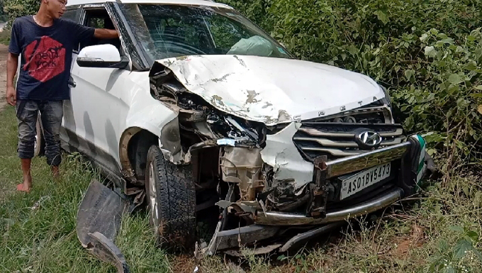 ডিফু-মাঞ্জা পথত ভয়াবহ পথ দুৰ্ঘটনা : তিনিজন গুৰুতৰভাৱে আহত 2 ডিফু-মাঞ্জা পথত ভয়াবহ পথ দুৰ্ঘটনা