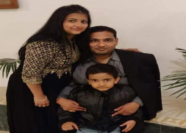 শোকাৱহ! ট্ৰাকৰ তলত বহুসময় ধৰি আবদ্ধ গাড়ী, একেটা পৰিয়ালৰ ৩ গৰাকীৰ মৃত্যুঃ
