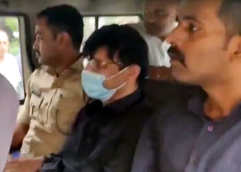 গ্ৰেপ্তাৰৰ পিছত হঠাতে বুকুত বিষ, হস্পিটেলত ভৰ্তি কমল আৰ খান