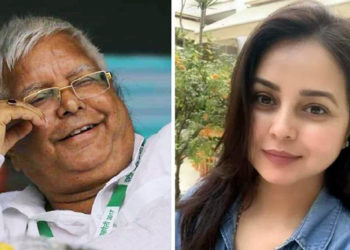‘ৰাজতিলক কা কৰো তৈয়াৰী’ ! বিহাৰত নতুন চৰকাৰ গঠনৰ বাৰ্তা লালু আৰু কন্যা ৰোহিনীৰ