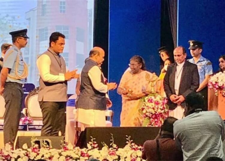 বেঙ্গালুৰুৰ ছেইণ্ট জোচেফ বিশ্ববিদ্যালয়ৰ শুভ উদ্বোধন ৰাষ্ট্ৰপতি দ্ৰৌপদী মুৰ্মুৰ