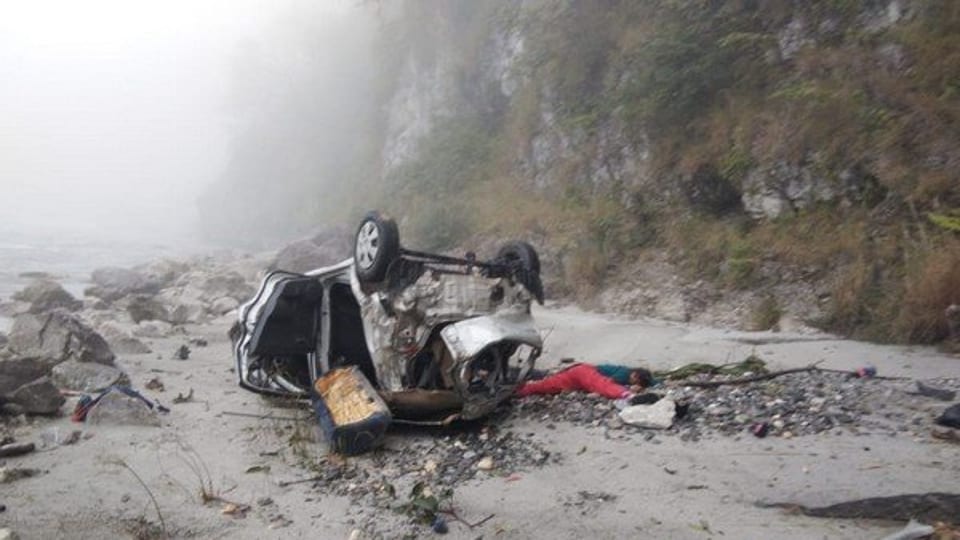 উত্তৰাখণ্ডত ভয়ংকৰ পথ দুৰ্ঘটনা