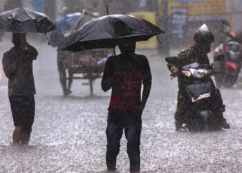 প্ৰবল বৰষুণৰ পূৰ্বাভাস, তামিলনাডুত ৰেড এলাৰ্ট জাৰি