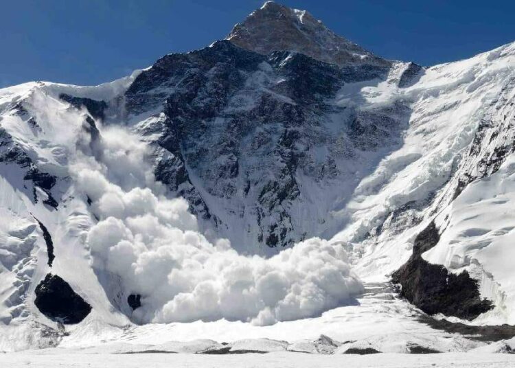 জম্মু-কাশ্মীৰত হিমস্খলনত ৩ সেনা জোৱানৰ মৃত্যু