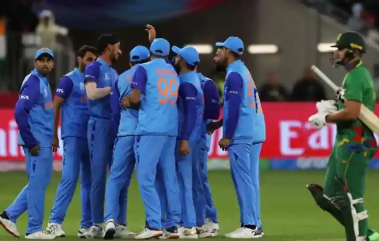 শ্বাসৰুদ্ধকাৰী মেচত বাংলাদেশক পৰাস্ত কৰি টি-২০ বিশ্বকাপৰ দলীয় তালিকাত শীৰ্ষত ভাৰত: