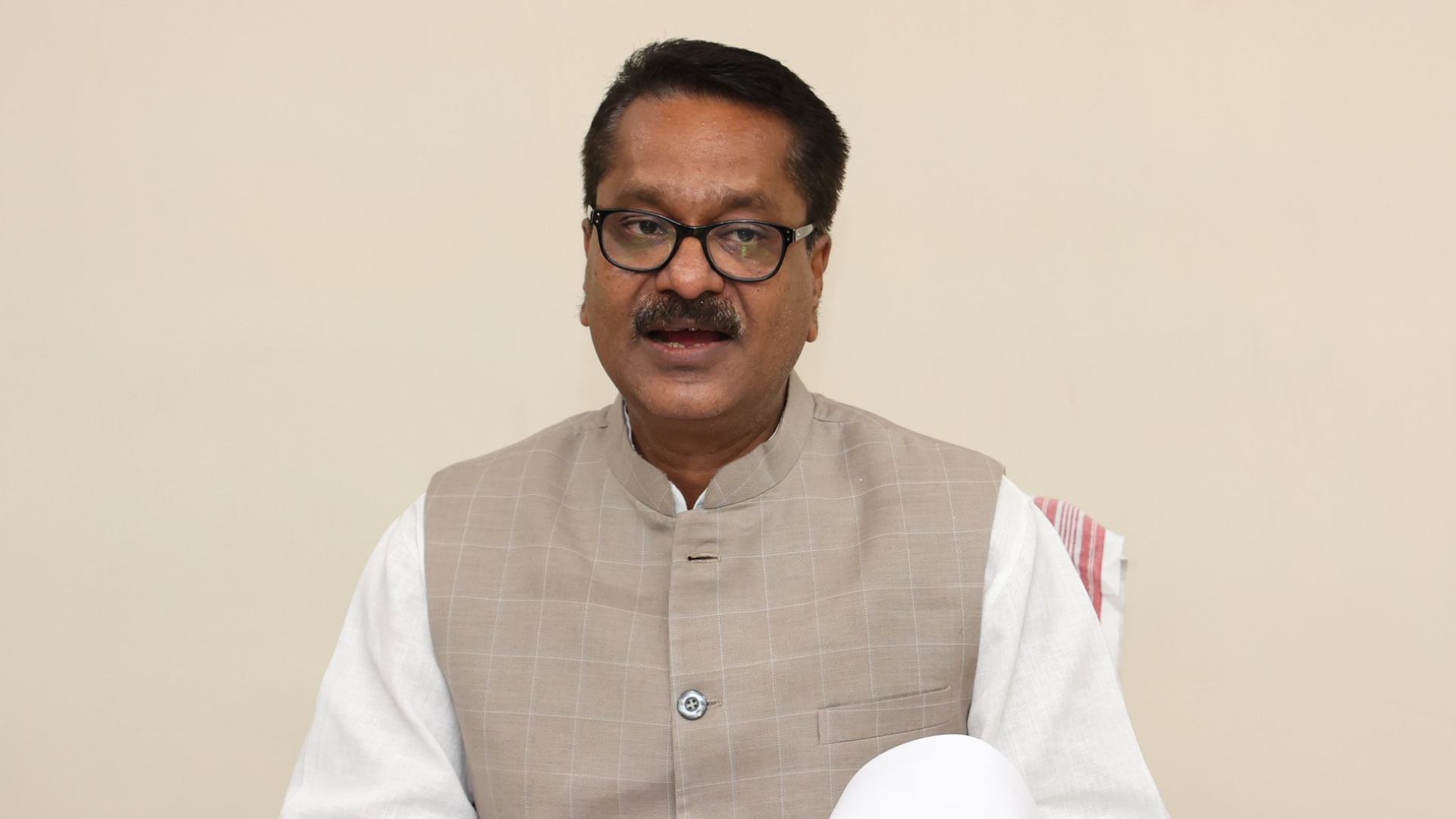 অনুমতি অবিহনে জধে-মধে মহানগৰীত চলা নিৰ্মাণ কাৰ্যত প্ৰশাসনে চলাব অভিযান : মন্ত্ৰী অশোক সিংঘাল 3 মহানগৰীত চলা নিৰ্মাণ কাৰ্যত প্ৰশাসনে চলাব অভিযান