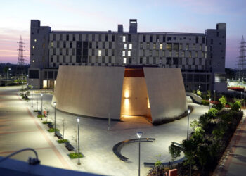 College Festival I নাচি নাচিয়ে বাগৰি পৰিল মঞ্চত! কলেজৰ উৎসৱত ছাত্ৰৰ অস্বাভাৱিক মৃত্যু