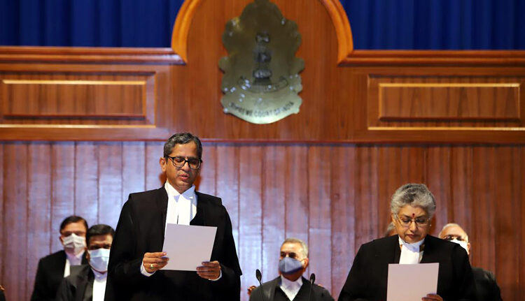 Supreme Court : বিতৰ্কৰ অন্ত পেলাই অৱশেষত ছুপ্রিম কোর্টৰ ৫ নতুন ন্যায়াধীশৰ শপত গ্ৰহণ