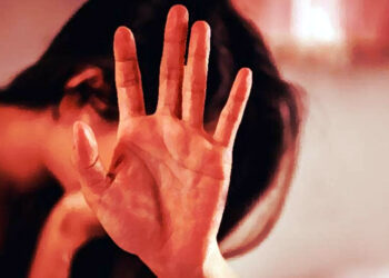 RAPE I হোটেললৈ মাতি কিশোৰীক ধৰ্ষণ, বন্ধুৰ সৈতে যৌন সম্পৰ্ক স্থাপনৰ বাবে হেঁচা প্ৰয়োগৰ অভিযোগ!