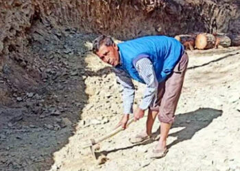 Uttarakhand I বটালী-হাতুৰীৰে পাহাৰ কাটি ৰাস্তা নিৰ্মাণ! এইবাৰ উত্তৰাখণ্ডৰত দশৰথ মাঝি 2 Uttarakhand I বটালী-হাতুৰীৰে পাহাৰ কাটি ৰাস্তা নিৰ্মাণ! এইবাৰ উত্তৰাখণ্ডৰত দশৰথ মাঝি