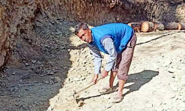 Uttarakhand I বটালী-হাতুৰীৰে পাহাৰ কাটি ৰাস্তা নিৰ্মাণ! এইবাৰ উত্তৰাখণ্ডৰত দশৰথ মাঝি