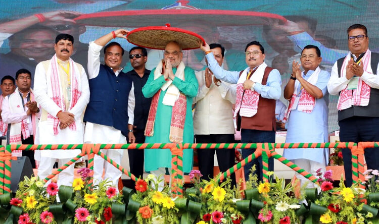 ডিব্ৰুগড়ত অমিত শ্বাহৰ উত্তৰ-পূৰ্বাঞ্চলৰ উন্নয়নৰ বাৰ্তা : মোদীক প্ৰশংসা, ৰাহুল গান্ধীক তীব্ৰ সমালোচনা