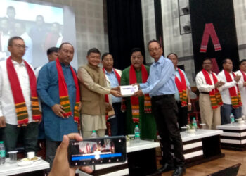 Karbi Anglong I কাৰবি আংলঙত শিক্ষাৰ সংস্কাৰৰ বাবে শিক্ষক-শিক্ষয়িত্ৰীলৈ টেবলেট-পিচি বিতৰণ