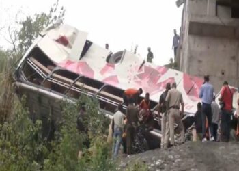 Jammu Accident I জম্মুত দলঙৰ পৰা বাগৰিল ৭৫ যাত্ৰীসহ বাছ! নিহত কমেও ৮