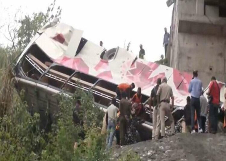 Jammu Accident I জম্মুত দলঙৰ পৰা বাগৰিল ৭৫ যাত্ৰীসহ বাছ! নিহত কমেও ৮