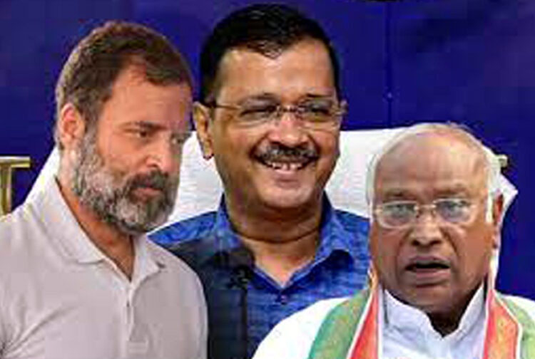 ‘হাত’ত ধৰিব বিচাৰে নেকি কেজৰিয়েও? সাক্ষাতৰ সময় বিচাৰিলে ৰাহুল-খাৰ্গেৰ