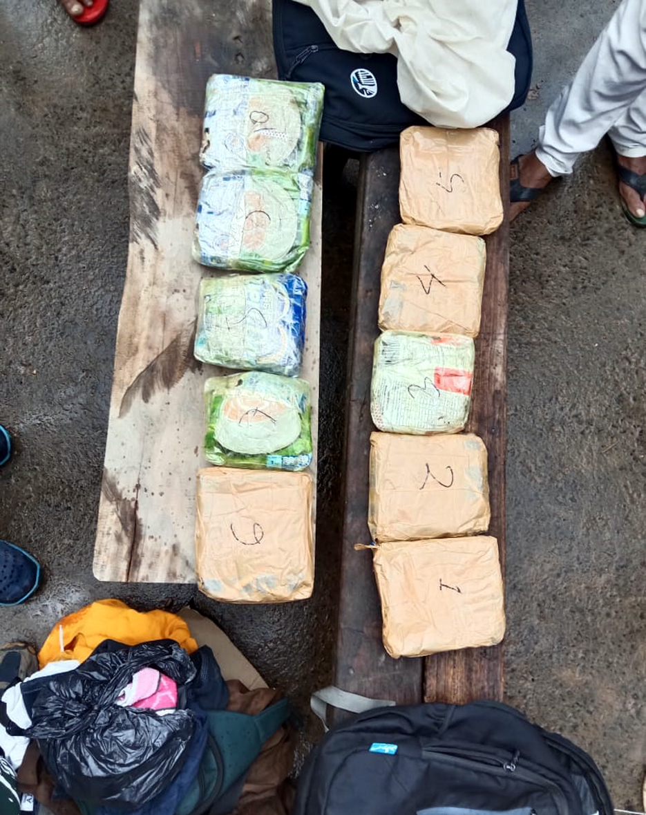  কানিসহ আটক দুই সৰবৰাহকাৰী