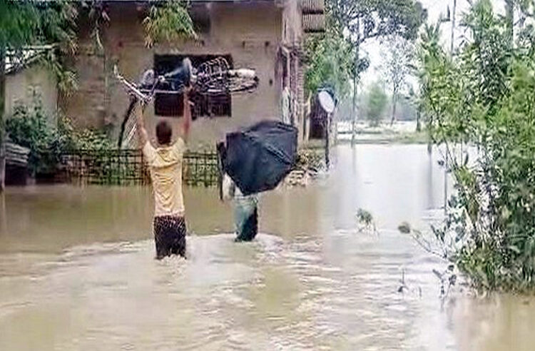 Assam Flood I ২২ জিলাত ৫ লাখ লোক ক্ষতিগ্ৰস্ত, ৰাজ্যত বানত মৃত্যু এজনৰ