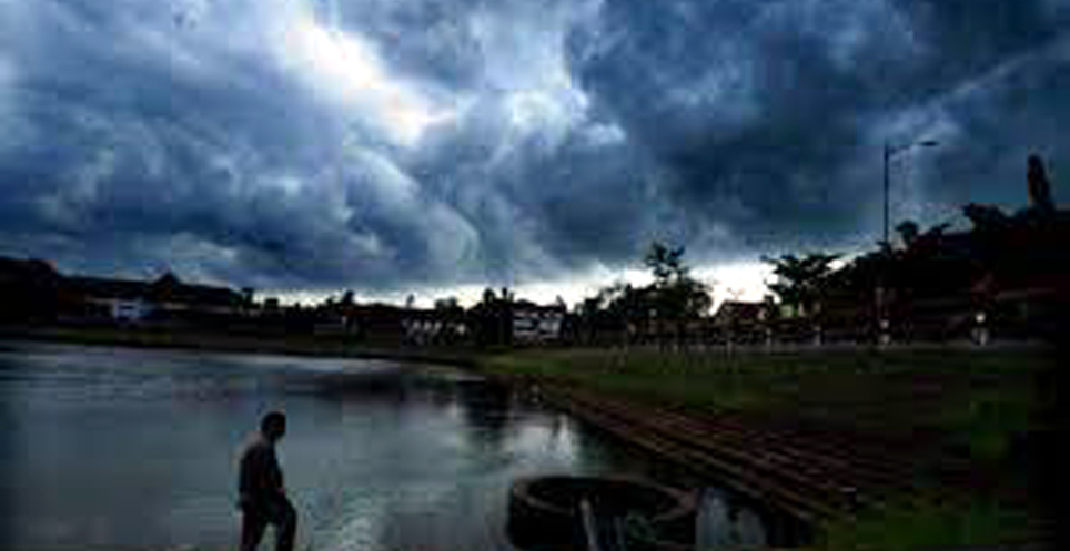 দেশত এইবাৰ পলমকৈ বাৰিষাৰ আগমন