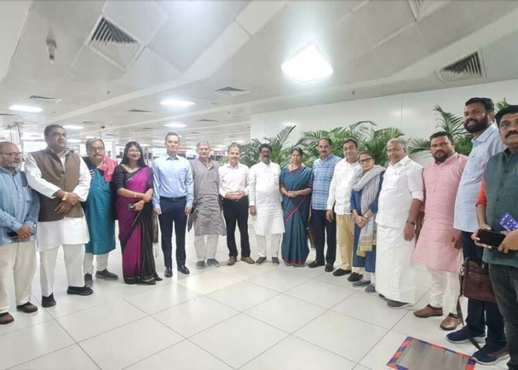 Delegation of I.N.D.I.A MPs leaves for Manipur I   মণিপুৰত উপস্থিত ‘ইণ্ডিয়া’ৰ প্ৰতিনিধি দল