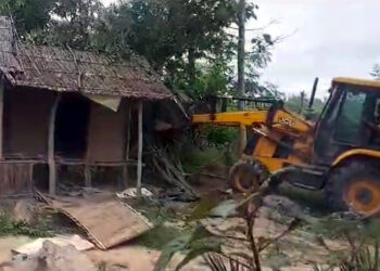Eviction drive I কাৰবি আংলঙৰ সীমা এলেকা লাংকাইজানত উচ্ছেদ অভিযান : হোজাই-কাৰবি আংলঙৰ সীমালৈ আলোচনা