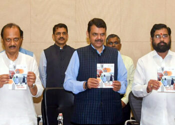 Maharashtra Politics I মাজনিশা শিন্দেক সাক্ষাৎ ফড়নৱীছৰ, মহাৰাষ্ট্ৰৰ ৰাজনীতিত নতুন মোৰৰ চৰ্চা