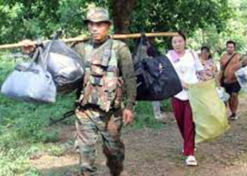 212 Meiteis who crossed over to Myanmar brought back I ম্যানমাৰৰ পৰা ২০০ মণিপুৰী নাগৰিকক ঘূৰাই আনিলে সেনাই