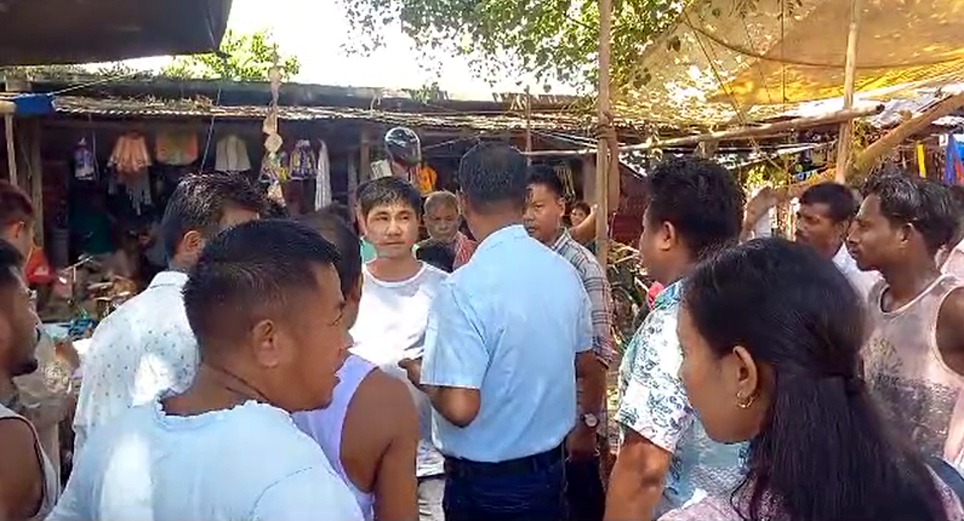 বকলীয়াঘাটত দুৰ্বৃত্তই লুটিলে শিক্ষকৰ টকা
